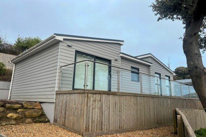 2 Bedroom Property To Rent In Shore Road, Ventnor, PO38