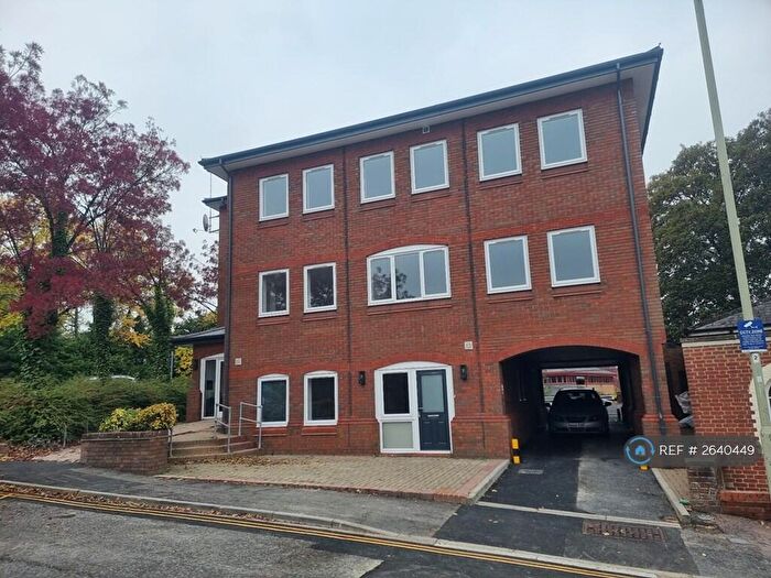 2 Bedroom Flat To Rent In Winchester Street, Andover, SP10