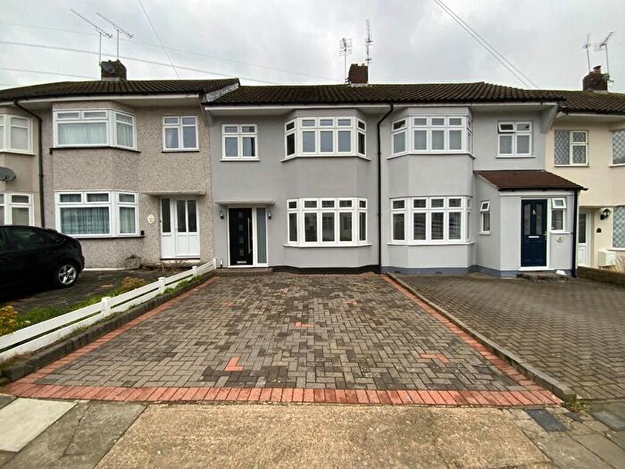 3 Bedroom Terraced House To Rent In Stour Way, Upminster, London, RM14