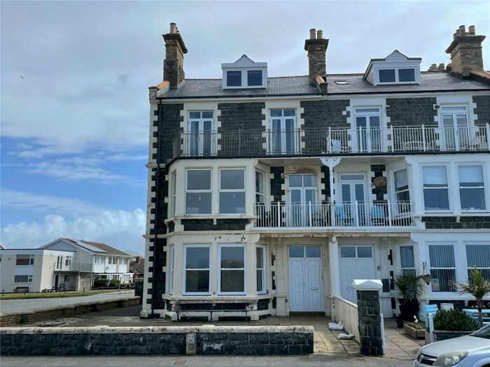 2 Bedroom Flat For Sale In Marine Parade, Tywyn, Gwynedd, LL36