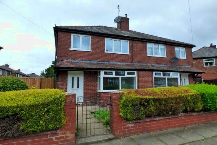 3 Bedroom Property To Rent In Windermere Drive, Bury, BL9
