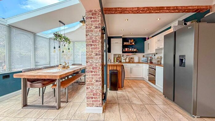 3 Bedroom Detached House For Sale In Woodhill Avenue, Gainsborough, DN21