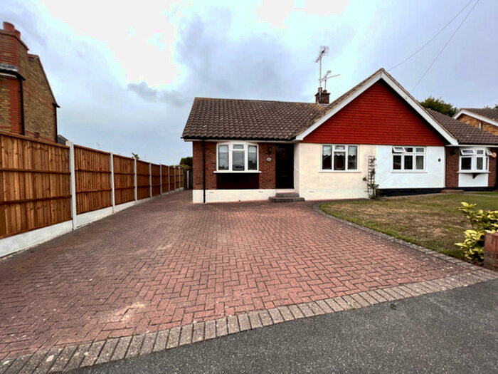 2 Bedroom Semi-Detached Bungalow To Rent In Graham Close, Hockley, SS5