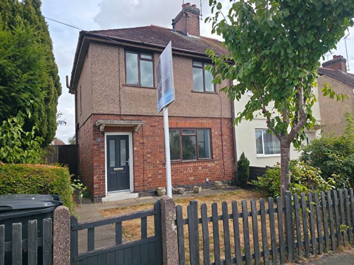 3 Bedroom Semi-Detached House For Sale In Hanbury Road, Bedworth, Warwickshire, CV12