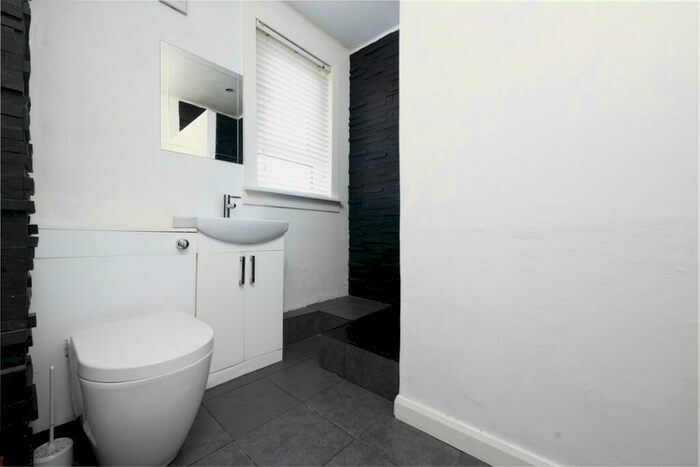 1 Bedroom Flat To Rent In Westburn Buildings, Greenock, PA15