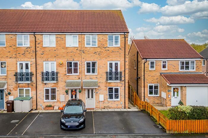 3 Bedroom Town House For Sale In Palm House Drive, Selby, YO8