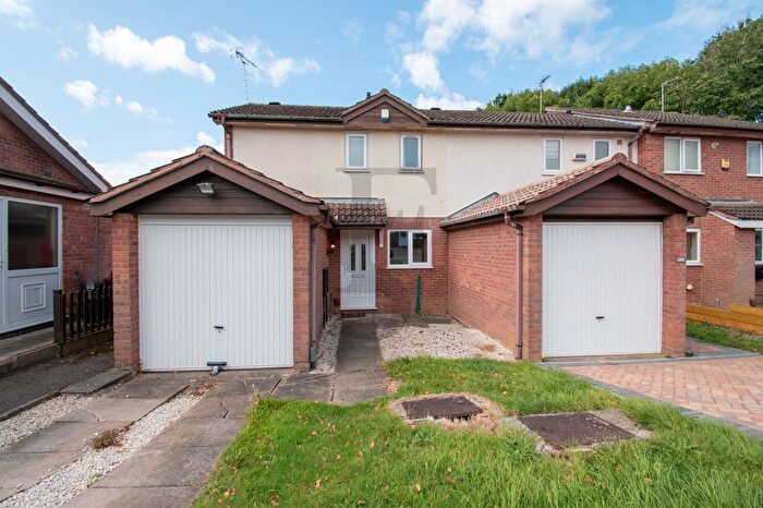 2 Bedroom End Of Terrace House To Rent In Sharpley Drive, Leicester, LE4