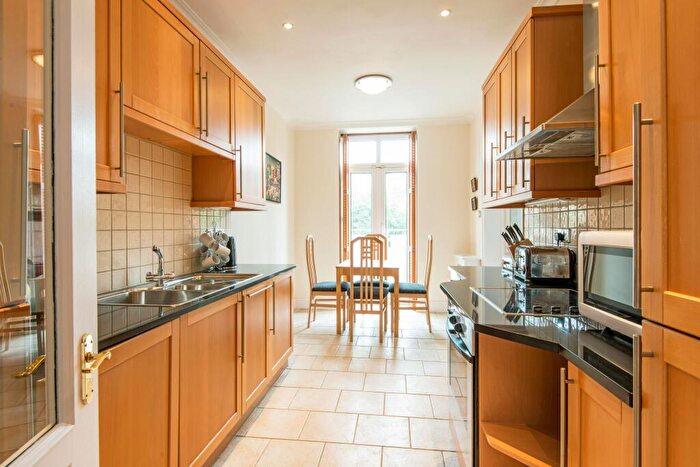 2 Bedroom Apartment To Rent In Hall Road, St John's Wood, London, NW8