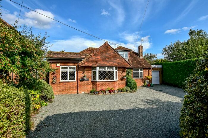 4 Bedroom Chalet For Sale In Brays Close, Hyde Heath, Amersham, HP6