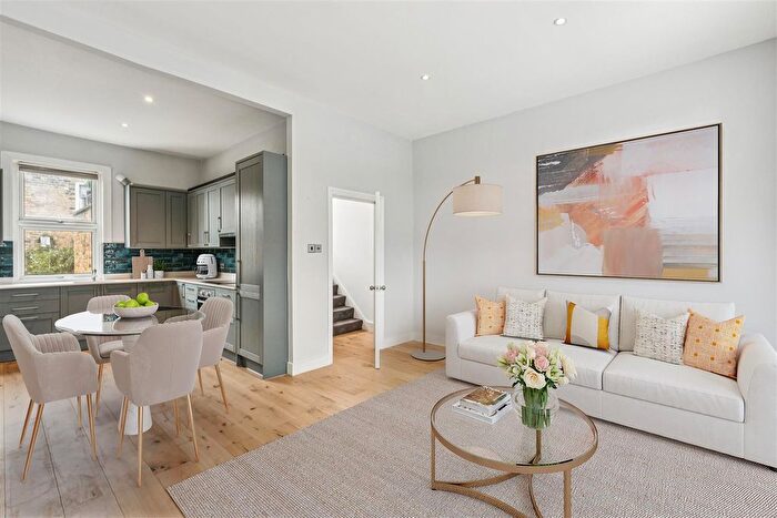 3 Bedroom Flat For Sale In Annandale Road, London, W4
