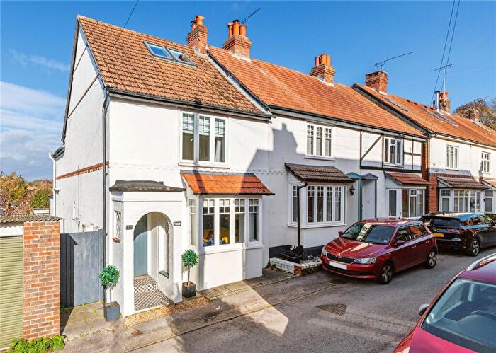 3 Bedroom End Of Terrace House For Sale In Hill Rise, Twyford, Winchester, Hampshire, SO21