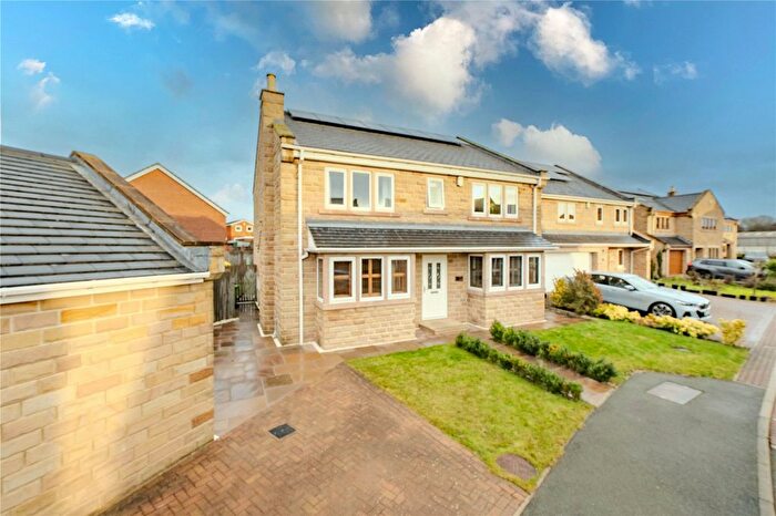 5 Bedroom Detached House For Sale In Waterwood View, Tingley, Wakefield, West Yorkshire, WF3