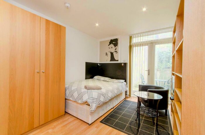 Studio To Rent In Finchley Road, Hampstead, London, NW3