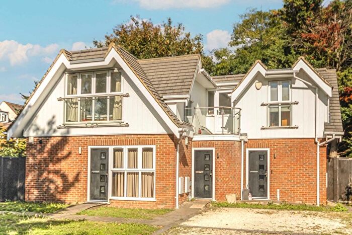 2 Bedroom Flat To Rent In Windmill Lane, Long Ditton, Surbiton, KT6