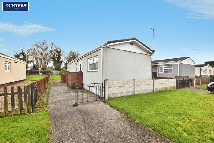 2 Bedroom Park Home For Sale In Ashfield Park, Scunthorpe, DN17