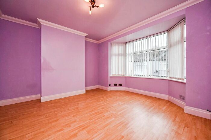 3 Bedroom End Of Terrace House For Sale In Munster Road, Liverpool, Merseyside, L13