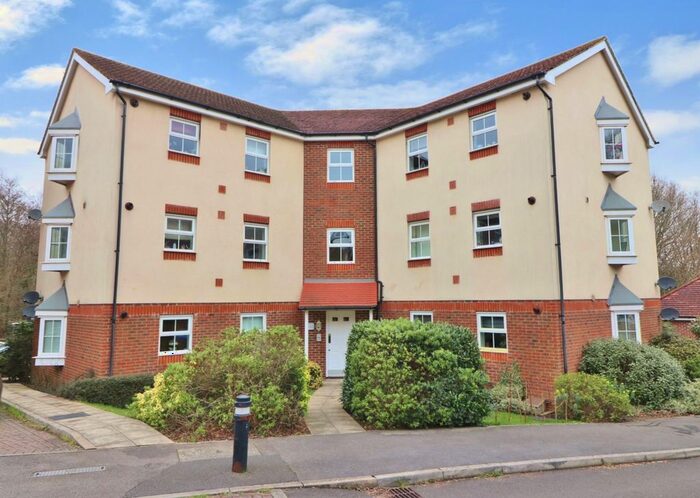 2 Bedroom Flat For Sale In Mescott Meadows, Hedge End, SO30
