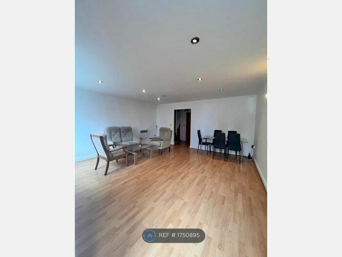 2 Bedroom Flat To Rent In Stratford, Stratford City, London, E15