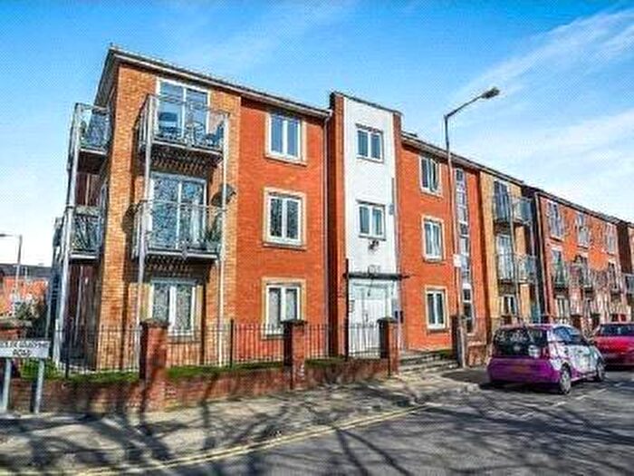 2 Bedroom Apartment To Rent In Jackson Crescent, Manchester, M15