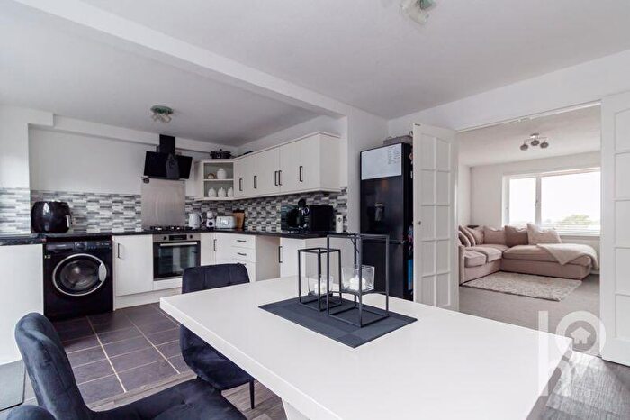 3 Bedroom End Of Terrace House For Sale In Prince Charles Avenue, Minster On Sea, ME12