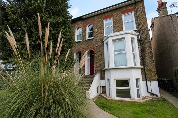 1 Bedroom Apartment To Rent In Dagnall Park, London, SE25