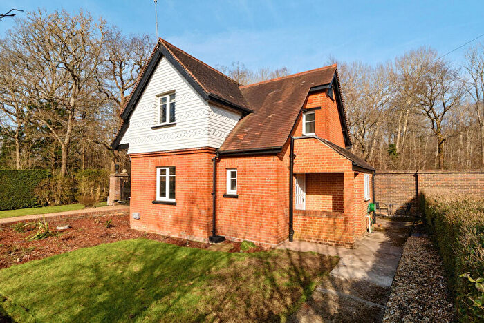 2 Bedroom Detached House To Rent In Leatherhead Road, Oxshott, KT22