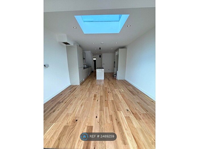 4 Bedroom Terraced House To Rent In Denmark Street, Bedford, MK40