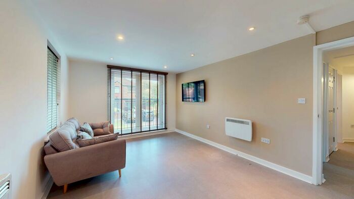 2 Bedroom Flat To Rent In St Ann's Court, Kirkstall Lane, LS5