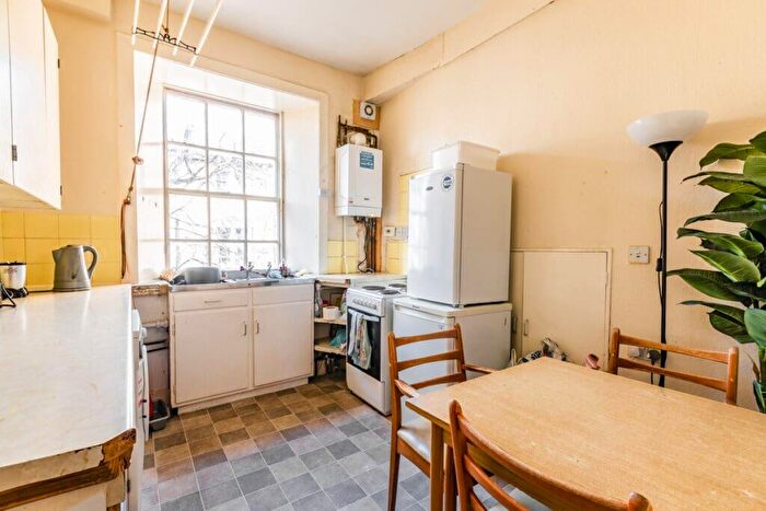 3 Bedroom Flat To Rent In L Lord Russell Place, Edinburgh, EH9