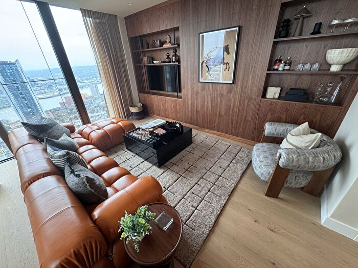 2 Bedroom Flat For Sale In Marsh Wall, London, E14