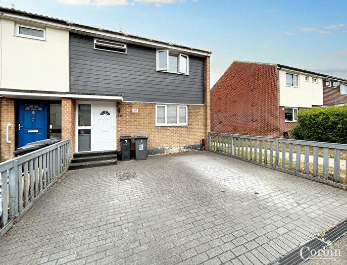2 Bedroom End Of Terrace House For Sale In Riggs Gardens, Bournemouth, BH11