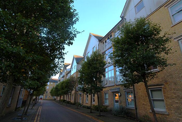 2 Bedroom Flat To Rent In St Andrews Close, Canterbury, Kent, CT1