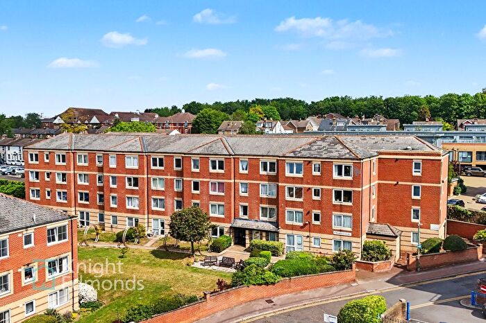 2 Bedroom Flat To Rent In Queen Anne Road, Maidstone, ME14