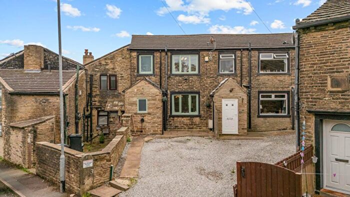 3 Bedroom Cottage For Sale In Cross Lane, Shelf, HX3