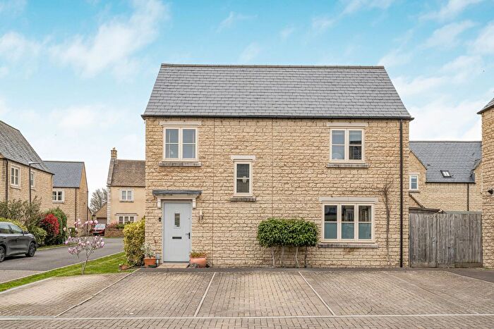 2 Bedroom Detached House For Sale In Ritter Close, Fairford, Gloucestershire, GL7