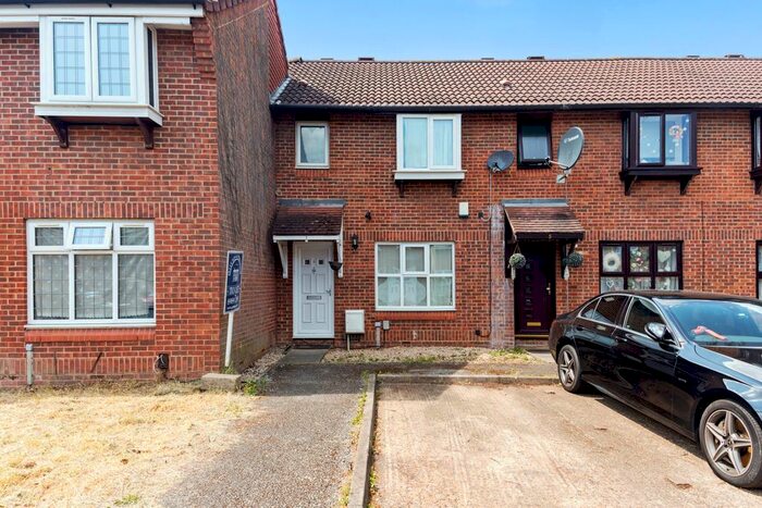 3 Bedroom Terraced House To Rent In Hookstone Way, Woodford Green, IG8