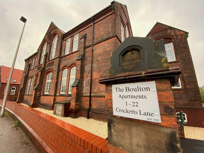 2 Bedroom Flat To Rent In Crocketts Lane, Smethwick, B66