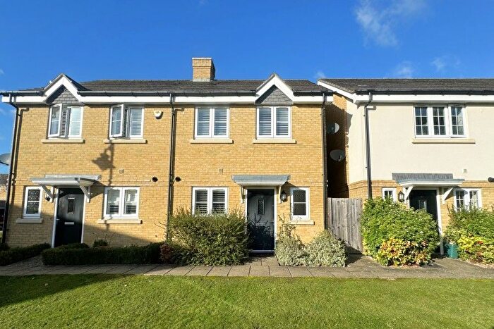 3 Bedroom Semi-Detached House To Rent In Woking, Surrey, GU21