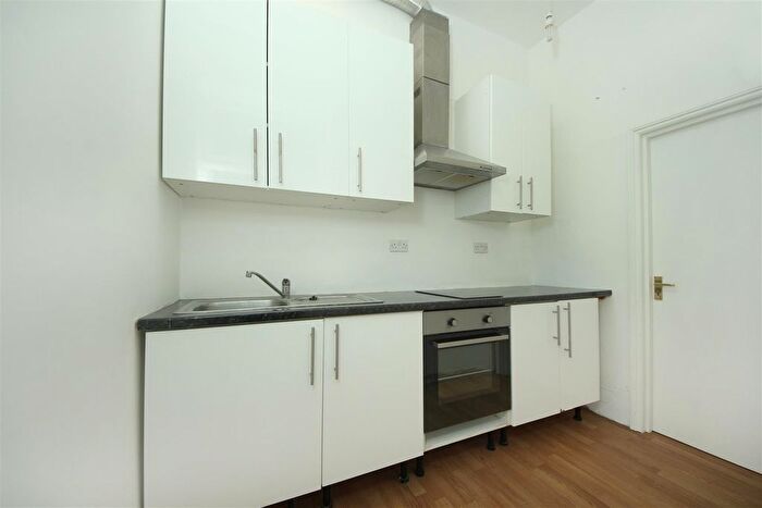 Studio To Rent In Uxbridge Road, London, W3