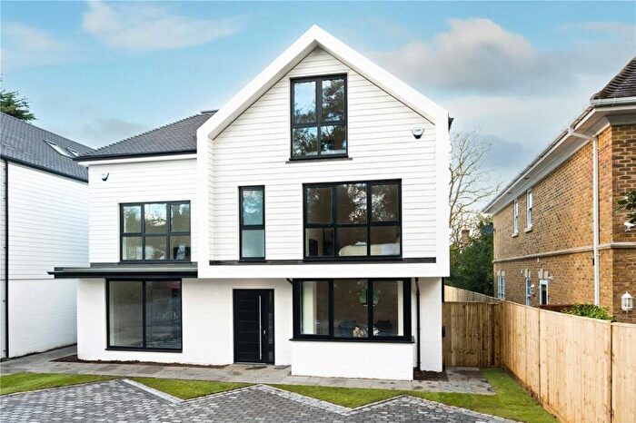 4 Bedroom Semi-Detached House To Rent In Stevens Lane, Claygate, KT10