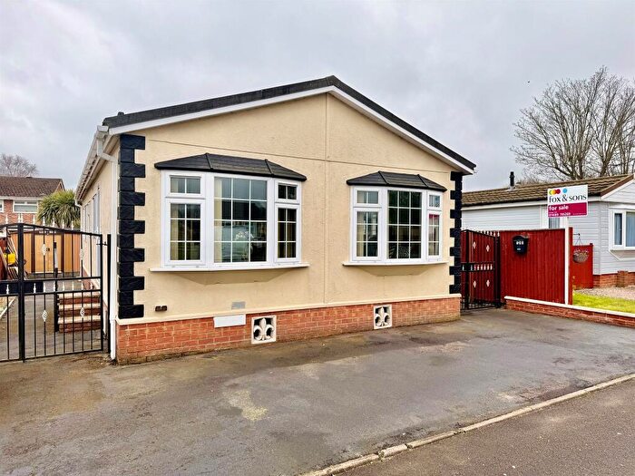 2 Bedroom Park Home For Sale In Shamblehurst Lane South, Hedge End, Southampton, SO30
