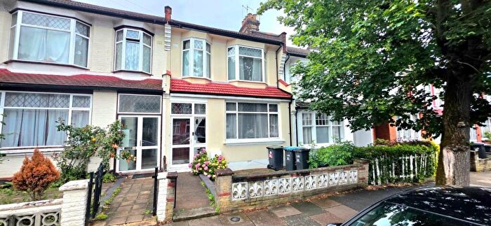 3 Bedroom Terraced House For Sale In Shrewsbury Road, New Southgate, London, N11