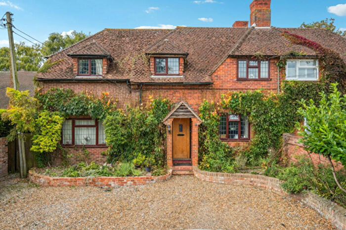 3 Bedroom Semi-Detached House For Sale In Long Wittenham Road, North Moreton, OX11