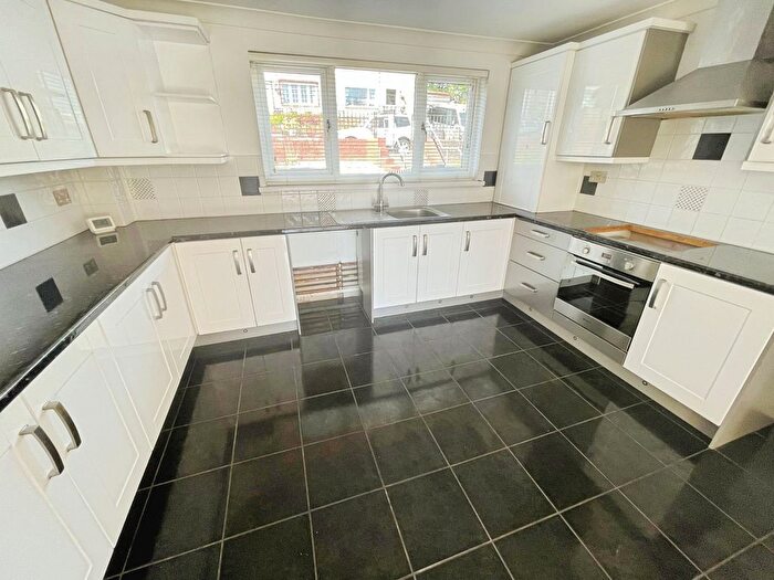 2 Bedroom Flat To Rent In Howy Road, Rassau, Ebbw Vale, NP23