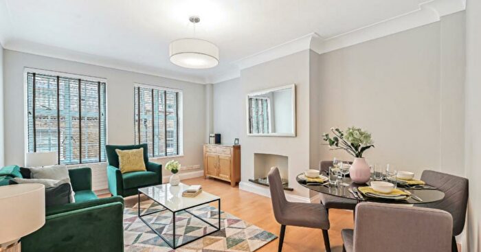 2 Bedroom Apartment To Rent In Gloucester Place, Marylebone, London, NW1