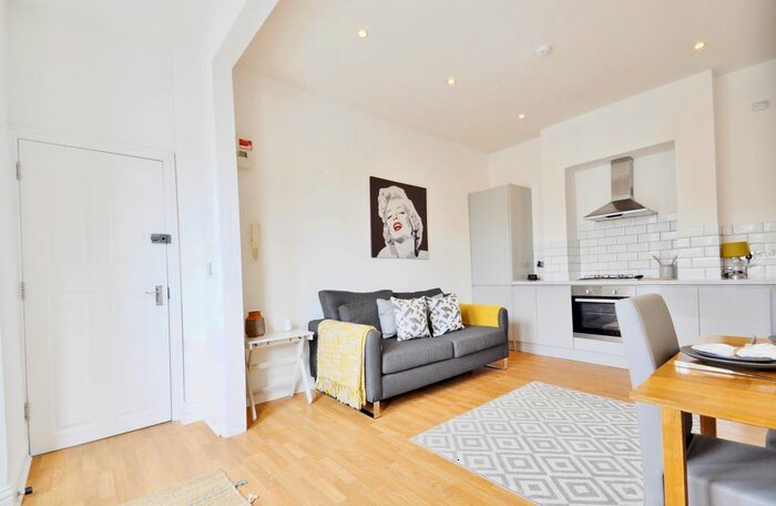 1 Bedroom Flat To Rent In Acton Lane, London, W4