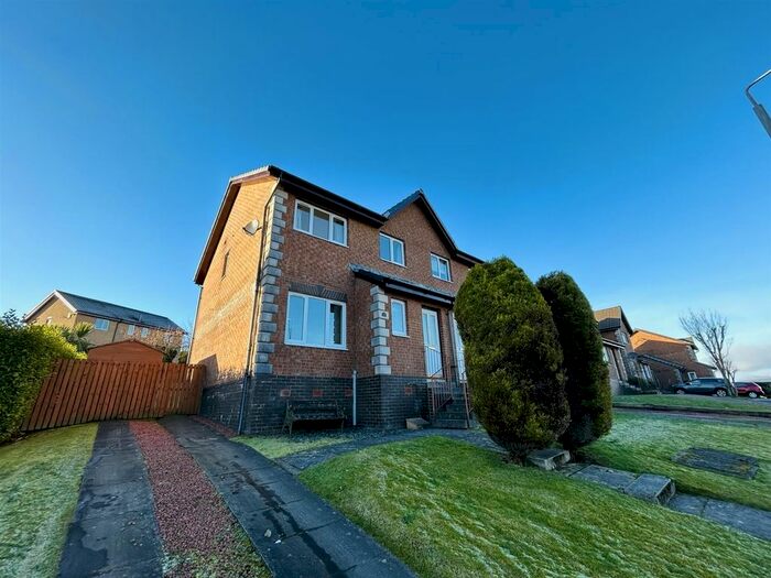 3 Bedroom Property To Rent In Cullen Crescent, Inverkip, Greenock, PA16