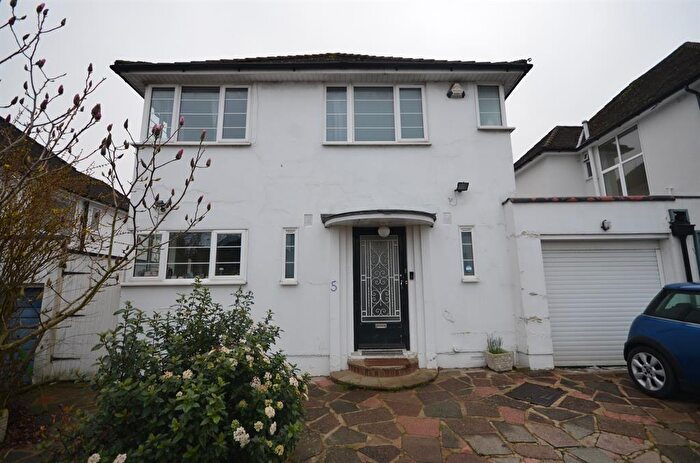 4 Bedroom Detached House To Rent In Mayfields, Wembley, HA9