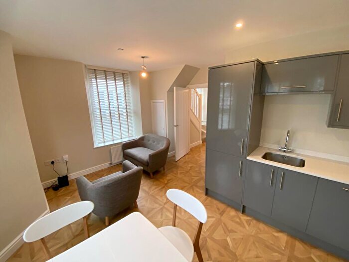 2 Bedroom Apartment To Rent In West Grove, Cardiff, CF24