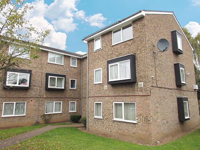 2 Bedroom Flat To Rent In Old Park Mews, Heston, TW5